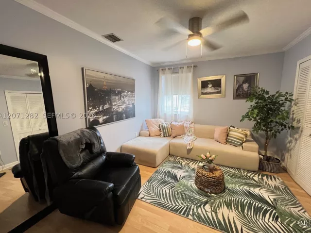 Продажа дома по адресу 13249 NW 9 LN - фото 9301957
