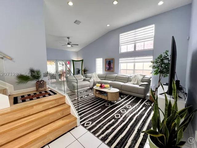 Продажа дома по адресу 13249 NW 9 LN - фото 9301931