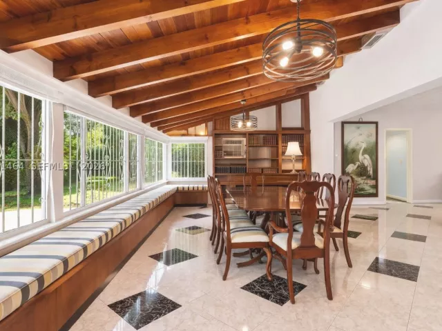 Продажа дома по адресу 5775 SW 57th Ter - фото 9299366