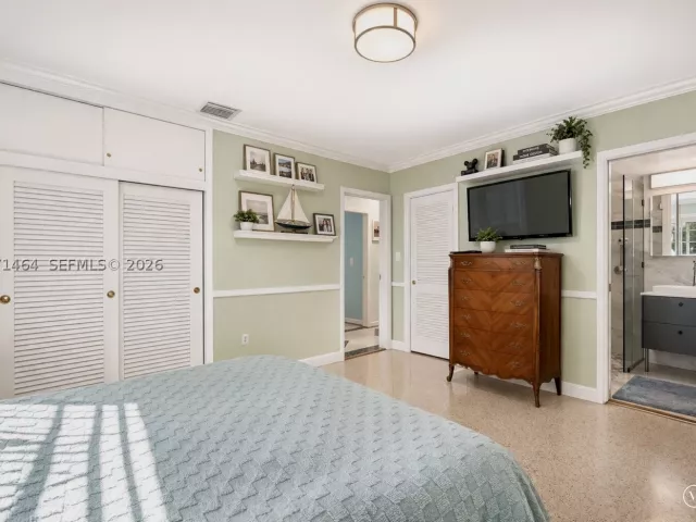 Продажа дома по адресу 5775 SW 57th Ter - фото 9299372