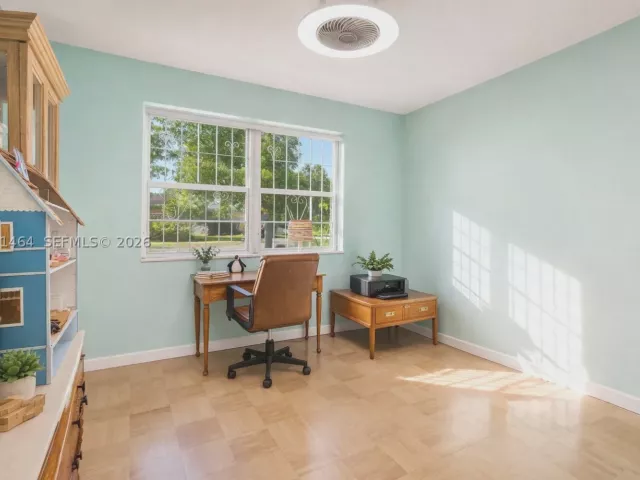 Продажа дома по адресу 5775 SW 57th Ter - фото 9299376