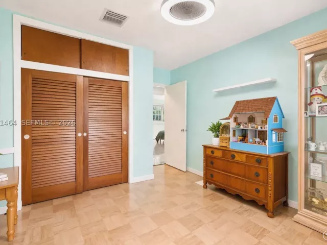 Продажа дома по адресу 5775 SW 57th Ter - фото 9299377