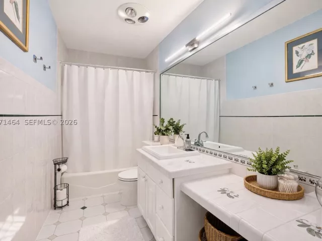 Продажа дома по адресу 5775 SW 57th Ter - фото 9299378