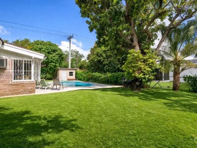 Продажа дома по адресу 5775 SW 57th Ter - фото 9299381