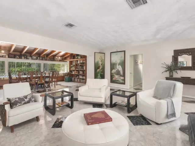 Продажа дома по адресу 5775 SW 57th Ter - фото 9299361