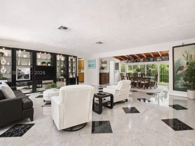 Продажа дома по адресу 5775 SW 57th Ter - фото 9299362