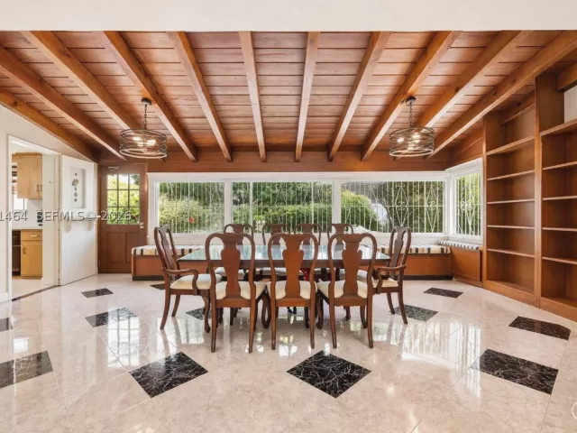 Продажа дома по адресу 5775 SW 57th Ter - фото 9299364