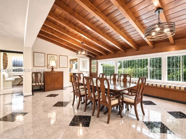 Продажа дома по адресу 5775 SW 57th Ter - фото 9299365