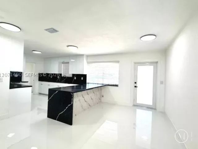 Продажа дома по адресу 3930 NW 187th St - фото 9296185