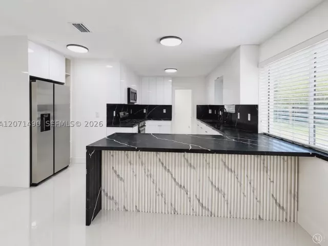Продажа дома по адресу 3930 NW 187th St - фото 9296179
