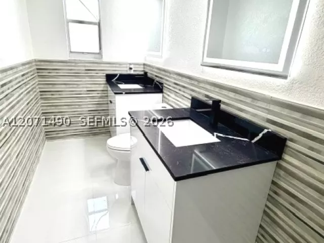 Продажа дома по адресу 3930 NW 187th St - фото 9296180