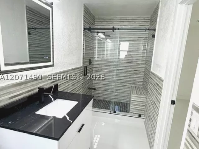 Продажа дома по адресу 3930 NW 187th St - фото 9296181