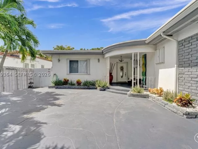 Продажа дома по адресу 1750 71st St - фото 9326410