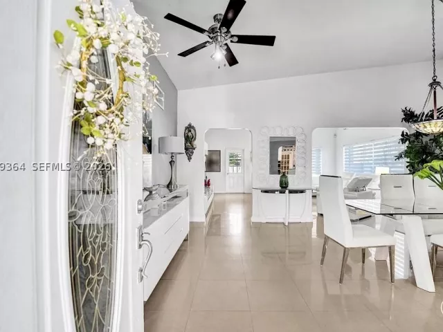 Продажа дома по адресу 1750 71st St - фото 9326414