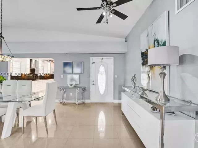 Продажа дома по адресу 1750 71st St - фото 9326418