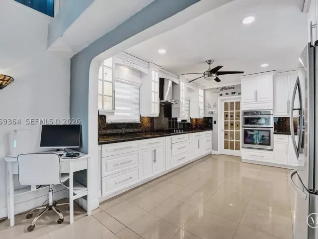 Продажа дома по адресу 1750 71st St - фото 9326421