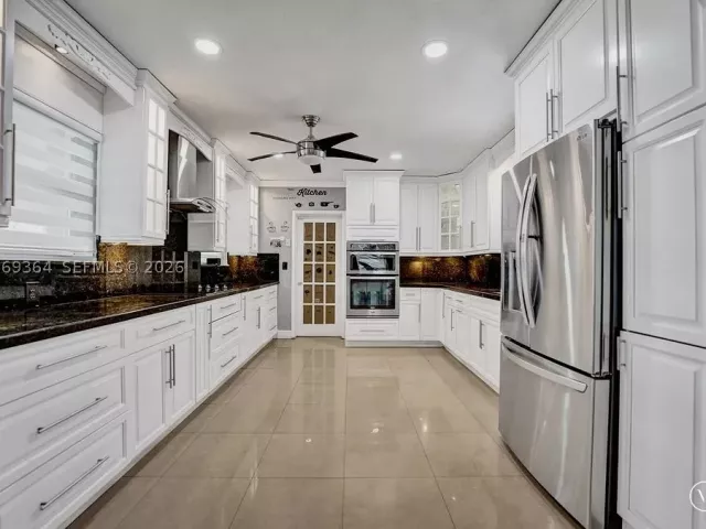 Продажа дома по адресу 1750 71st St - фото 9326422