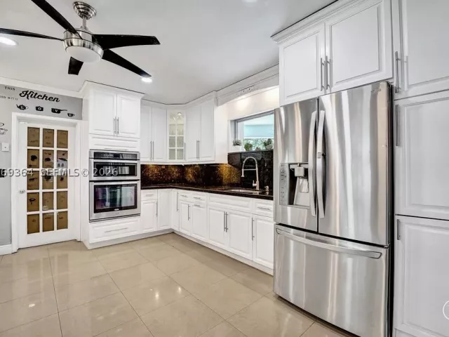 Продажа дома по адресу 1750 71st St - фото 9326424
