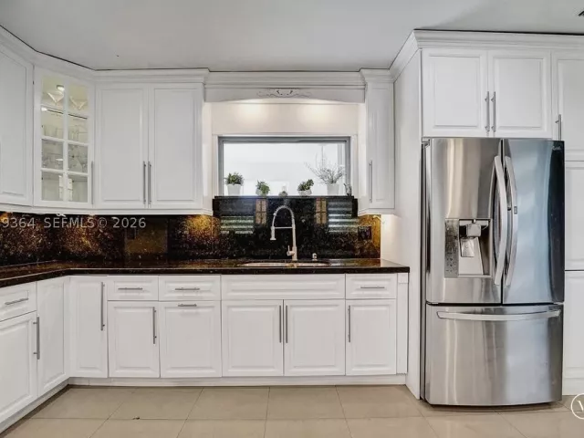 Продажа дома по адресу 1750 71st St - фото 9326425