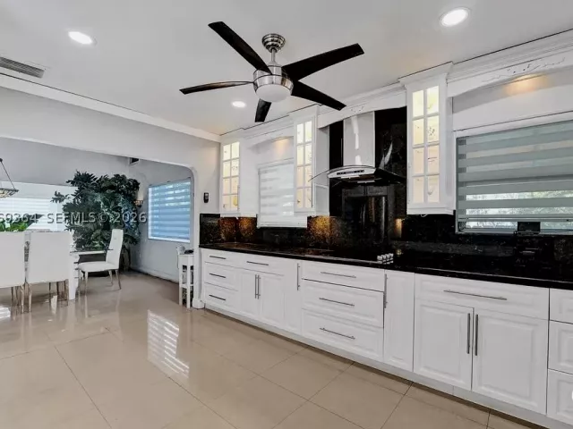 Продажа дома по адресу 1750 71st St - фото 9326428