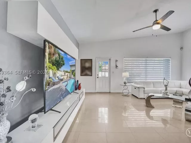 Продажа дома по адресу 1750 71st St - фото 9326430