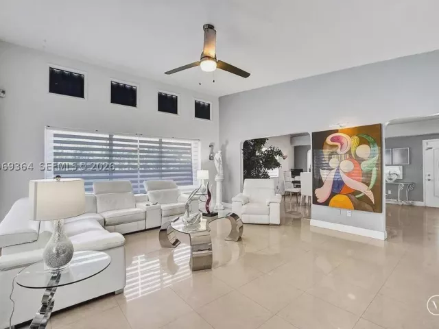 Продажа дома по адресу 1750 71st St - фото 9326431