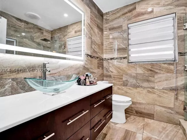 Продажа дома по адресу 1750 71st St - фото 9326438