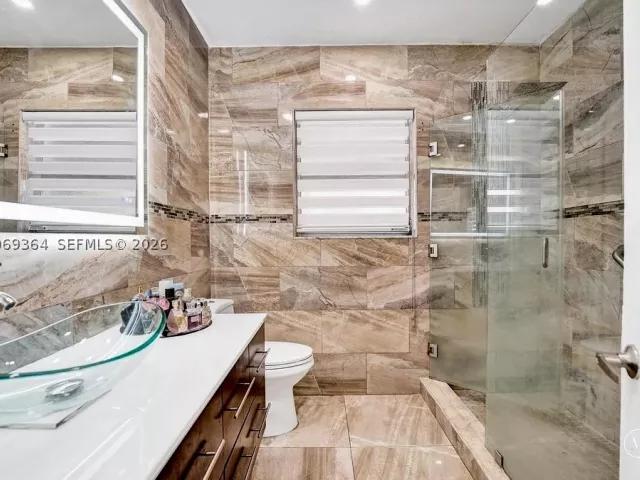 Продажа дома по адресу 1750 71st St - фото 9326439