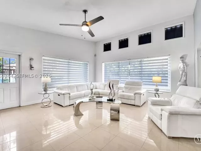 Продажа дома по адресу 1750 71st St - фото 9326404