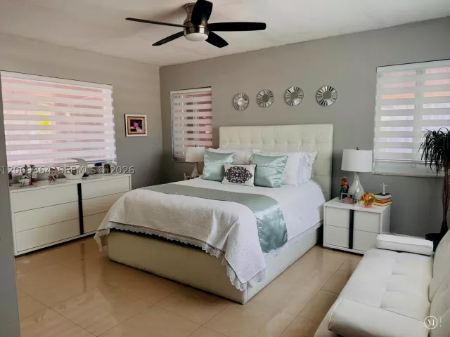 Продажа дома по адресу 1750 71st St - фото 9326441