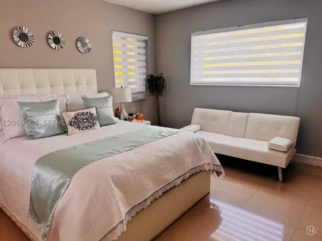 Продажа дома по адресу 1750 71st St - фото 9326442