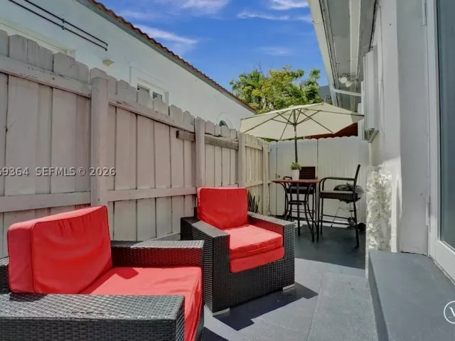 Продажа дома по адресу 1750 71st St - фото 9326446