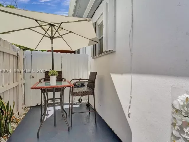 Продажа дома по адресу 1750 71st St - фото 9326447