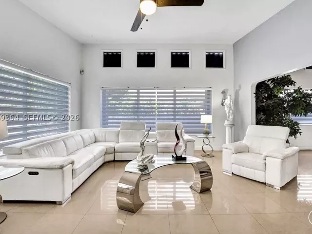 Продажа дома по адресу 1750 71st St - фото 9326405