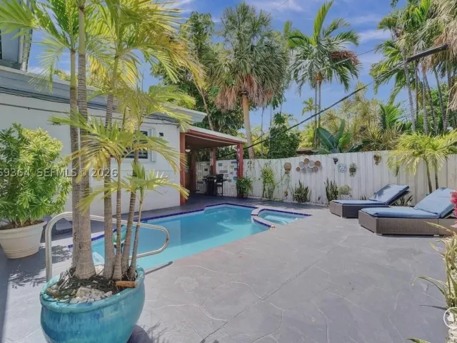 Продажа дома по адресу 1750 71st St - фото 9326450