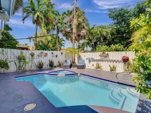 Продажа дома по адресу 1750 71st St - фото 9326456