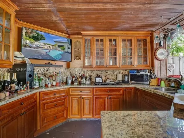 Продажа дома по адресу 1750 71st St - фото 9326463