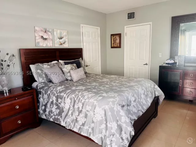 Продажа дома по адресу 1750 71st St - фото 9326467