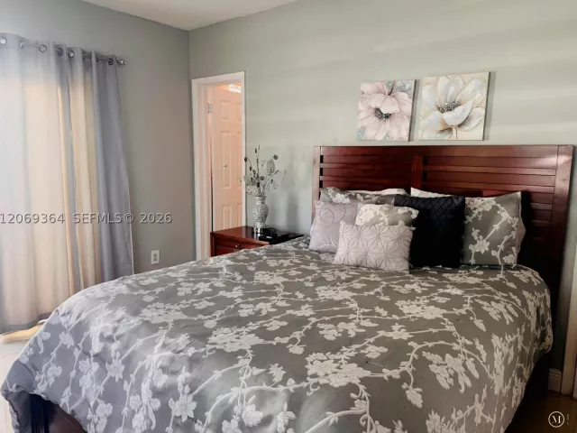 Продажа дома по адресу 1750 71st St - фото 9326468