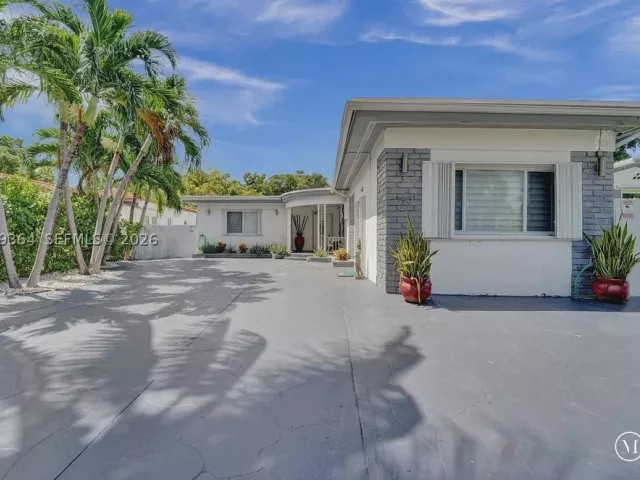 Продажа дома по адресу 1750 71st St - фото 9326407