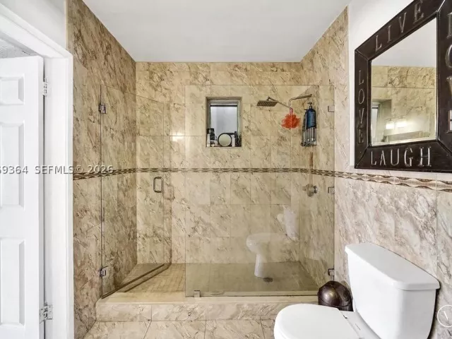 Продажа дома по адресу 1750 71st St - фото 9326476