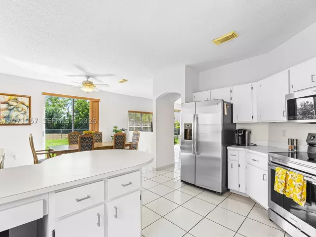 Продажа дома по адресу 20714 NW 3rd St - фото 9305967