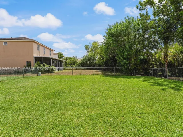 Продажа дома по адресу 20714 NW 3rd St - фото 9305975