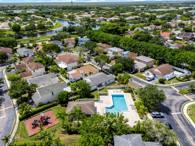 Продажа дома по адресу 20714 NW 3rd St - фото 9305980