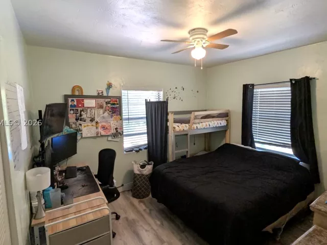Продажа дома по адресу 1655 SW 20th St - фото 9296984