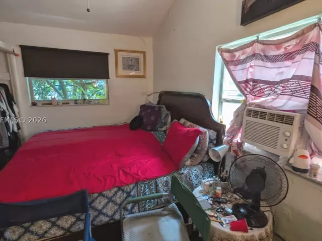Продажа дома по адресу 1655 SW 20th St - фото 9296989