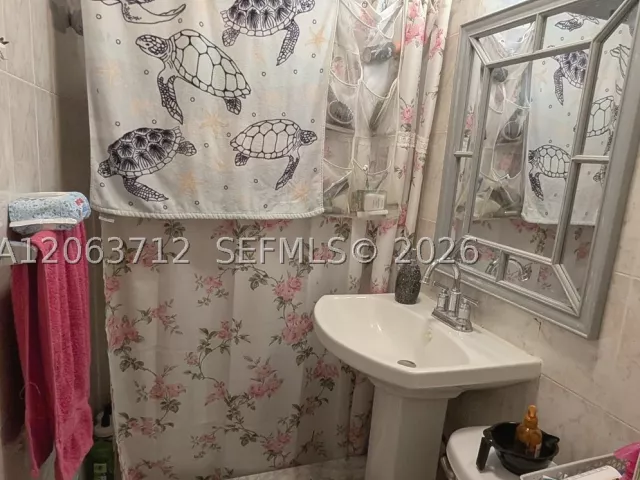 Продажа дома по адресу 1655 SW 20th St - фото 9296990