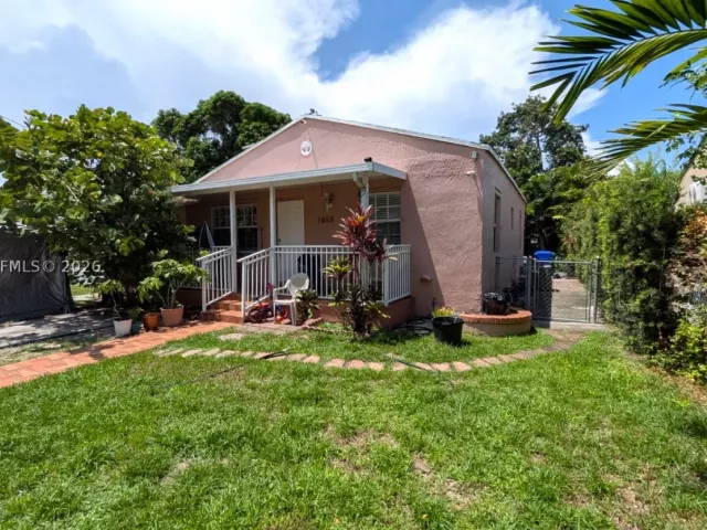 Продажа дома по адресу 1655 SW 20th St - фото 9296974