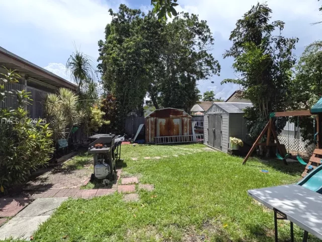 Продажа дома по адресу 1655 SW 20th St - фото 9296998