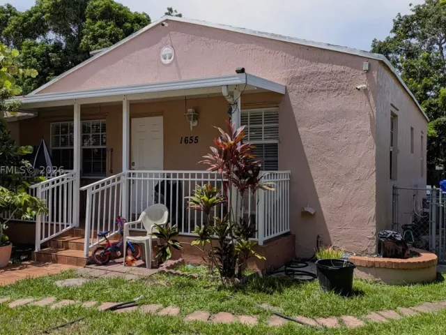 Продажа дома по адресу 1655 SW 20th St - фото 9296975